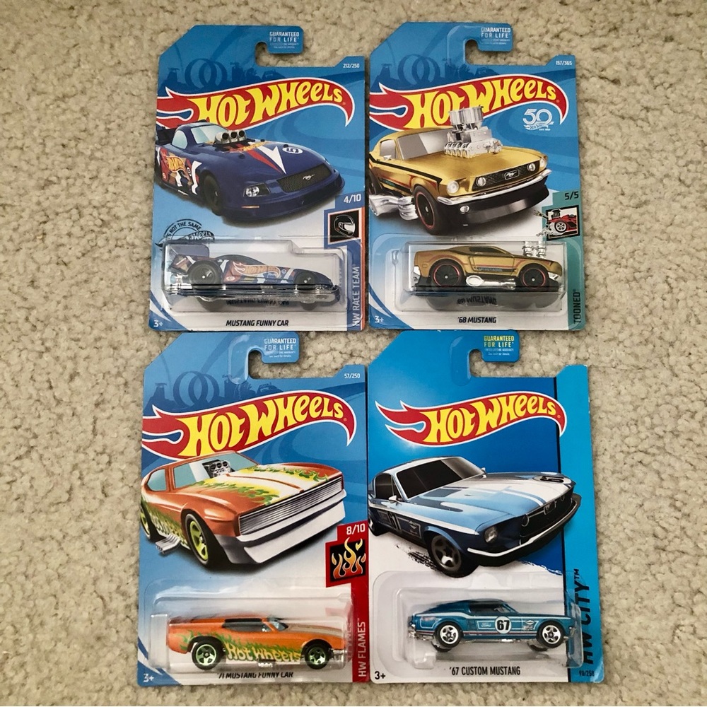 Hot Wheels Ford Mustang Cars (4)